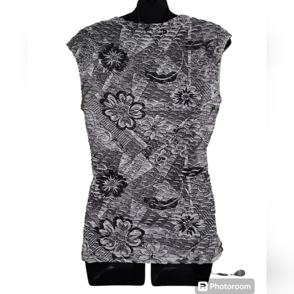 2 FOR💲1️⃣ LAURA Black/White Floral Layered/Sheer Design Sleeveless Blouse Sz MD - Picture 5 of 11